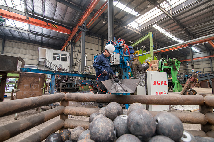 西藏网架配件-螺栓球加工车间